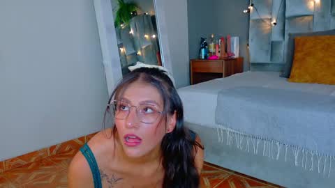 L I A   online show from May 8, 3:12 am