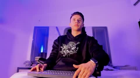 Snapshot of liaamsmiith_ chatting on September 15, 12:17 pm Liam Smith online show from September 15, 12:17 pm
