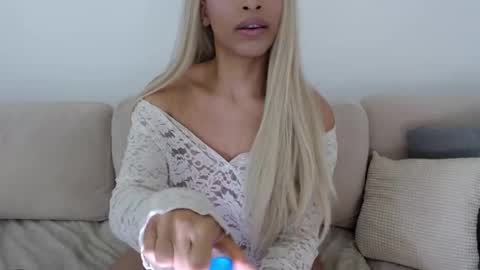 Lia Divina online show from March 23, 2:05 am