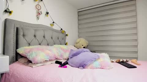 Lia  online show from March 11, 5:35 am