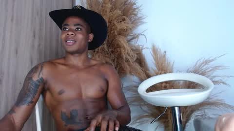 Snapshot of liam_bolt chatting on October 17, 1:48 pm liam_bolt online show from October 17, 1:48 pm