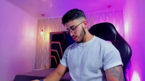 LIAM KLEIN online show from March 19, 11:48 am