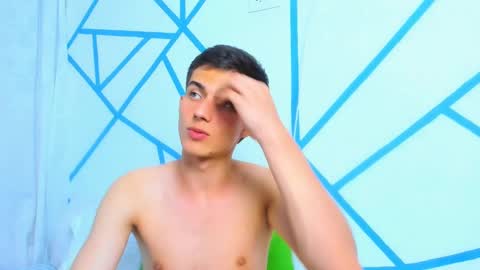 liam_scott7 online show from February 7, 5:18 pm
