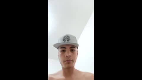 liam_smith00 online show from December 31, 7:18 pm