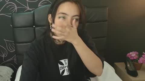 L I A M O N R O E online show from December 15, 11:50 am