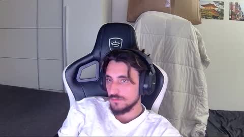 liamriddley online show from November 2, 2:22 am