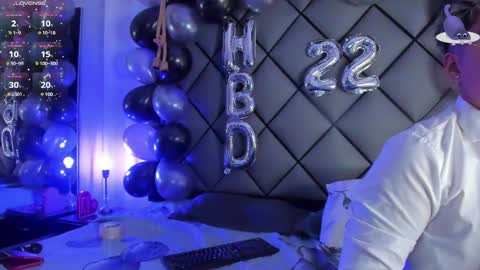 Liam  online show from March 5, 8:42 pm