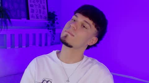 Liam Thunder online show from October 10, 8:35 pm