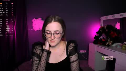 Snapshot of liana_kisses chatting on February 27, 2:46 am Little Liana online show from February 27, 2:46 am