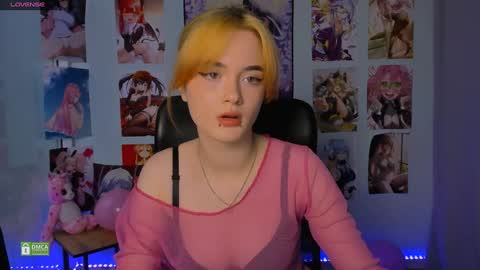 Snapshot of liana_kisses chatting on February 5, 11:12 am Little Liana online show from February 5, 11:12 am