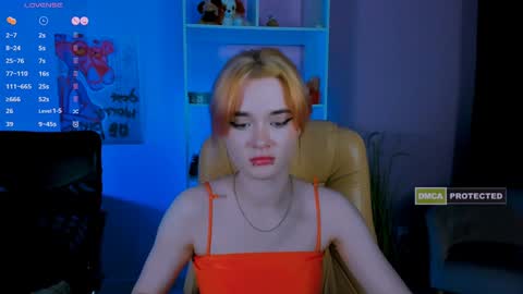 Snapshot of liana_kisses chatting on January 8, 1:32 am Little Liana online show from January 8, 1:32 am