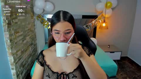 LIANE online show from October 28, 8:10 pm