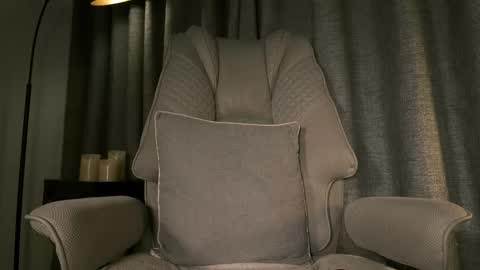 lianewhite online show from February 9, 1:20 am