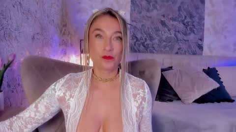 Lian online show from October 2, 8:18 pm