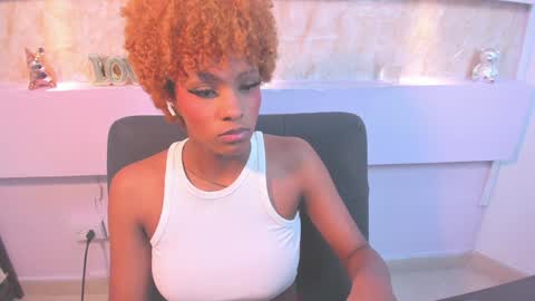 LiannaDixon online show from December 13, 4:38 pm