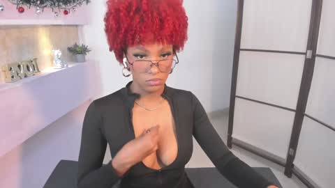 LiannaDixon online show from December 28, 1:59 pm