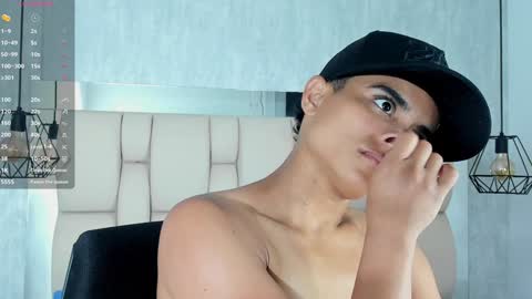   L I A N   online show from December 20, 2:37 pm