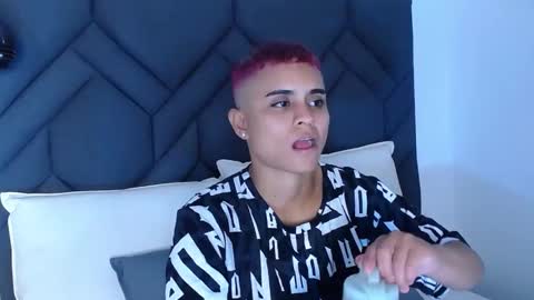   L I A N   online show from December 29, 12:01 pm