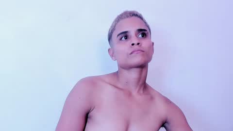   L I A N   online show from January 22, 11:10 pm