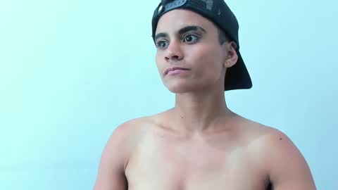   L I A N   online show from December 19, 11:18 am