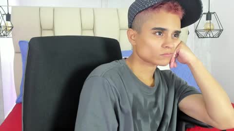   L I A N   online show from January 7, 11:48 am