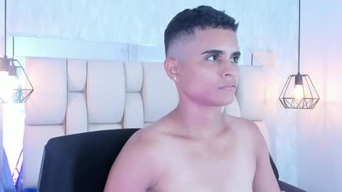   L I A N   online show from December 26, 2:48 pm