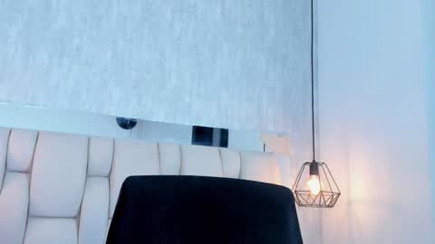   L I A N   online show from December 30, 8:58 pm