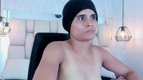   L I A N   online show from December 30, 5:55 pm