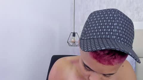   L I A N   online show from December 31, 11:53 am