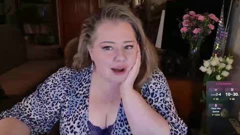 liaorgel online show from September 28, 7:56 pm