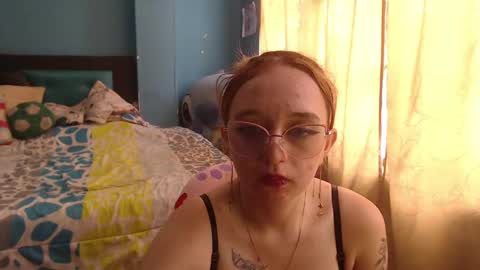 Snapshot of liaroberts1 chatting on February 5, 6:15 pm Lia Roberts online show from February 5, 6:15 pm