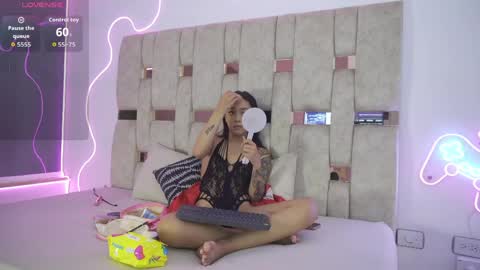 liasuaza online show from March 24, 1:39 pm