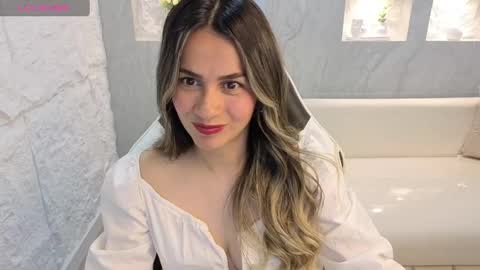 Snapshot of liat_white_tx chatting on September 17, 3:04 pm Online 800 to 1400 online show from September 17, 3:04 pm