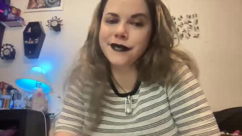 Libby Deetz online show from February 26, 10:05 am