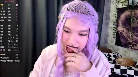 Lola online show from October 21, 8:23 pm