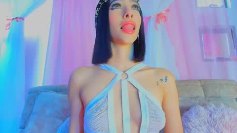 Valentina Hall online show from March 18, 2:01 pm