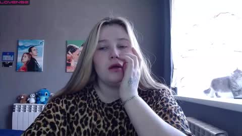 Snapshot of light_lunaa chatting on September 18, 7:01 am light_lunaa online show from September 18, 7:01 am