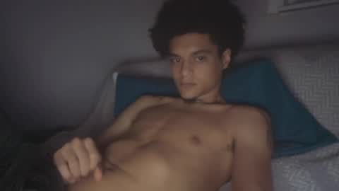 lightskinwithgirth online show from April 15, 5:22 am