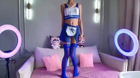 Lihn Pham online show from December 20, 4:19 am