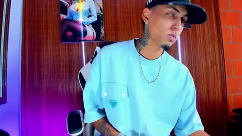 Daniel online show from February 19, 9:36 pm