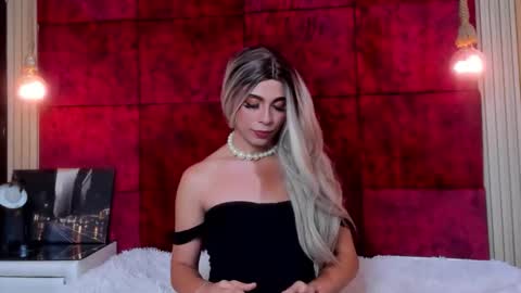 liiacollins online show from October 9, 9:53 pm