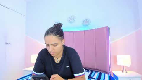 liiam_smith_ online show from November 10, 2:31 pm