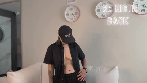 liiam_smith_ online show from November 17, 3:36 pm