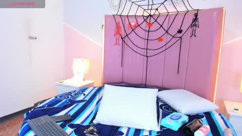 liiam_smith_ online show from October 28, 2:40 pm