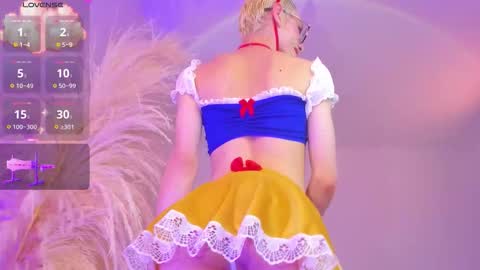 Liiam Luna online show from October 31, 12:05 pm