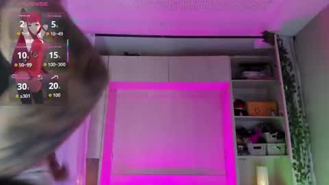         online show from March 30, 11:32 am