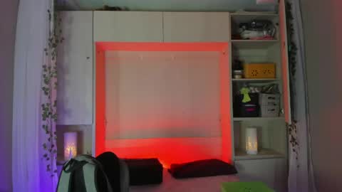         online show from June 1, 11:44 am