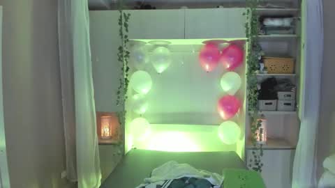         online show from December 17, 11:50 am