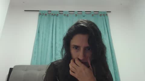 Snapshot of liiz5 chatting on March 7, 5:18 am liiz5 online show from March 7, 5:18 am