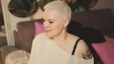 likaaberry online show from October 21, 4:28 am